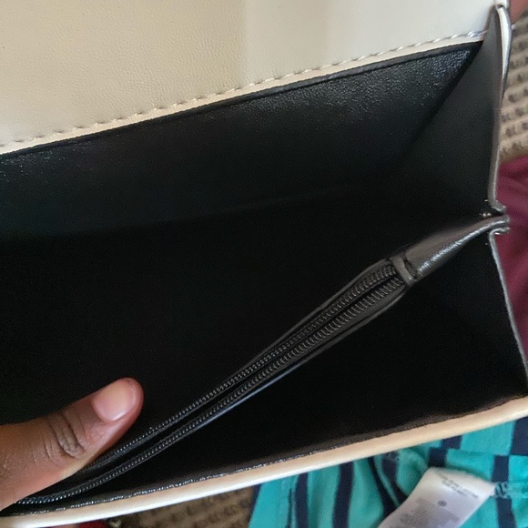 White Bag - Picture 3 of 5